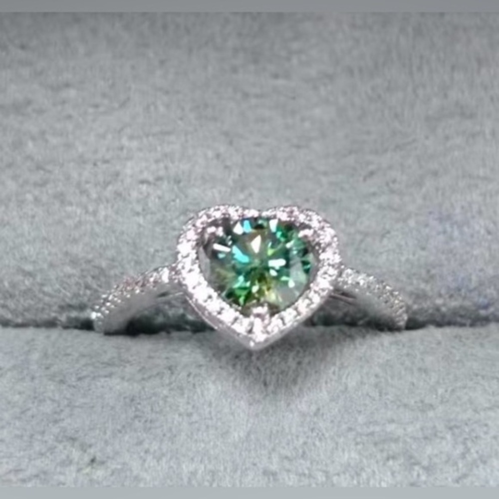 Moissanite Green Heart Cut Ring 1 carat - Size 6 -NEW with papers S925 Sterling
